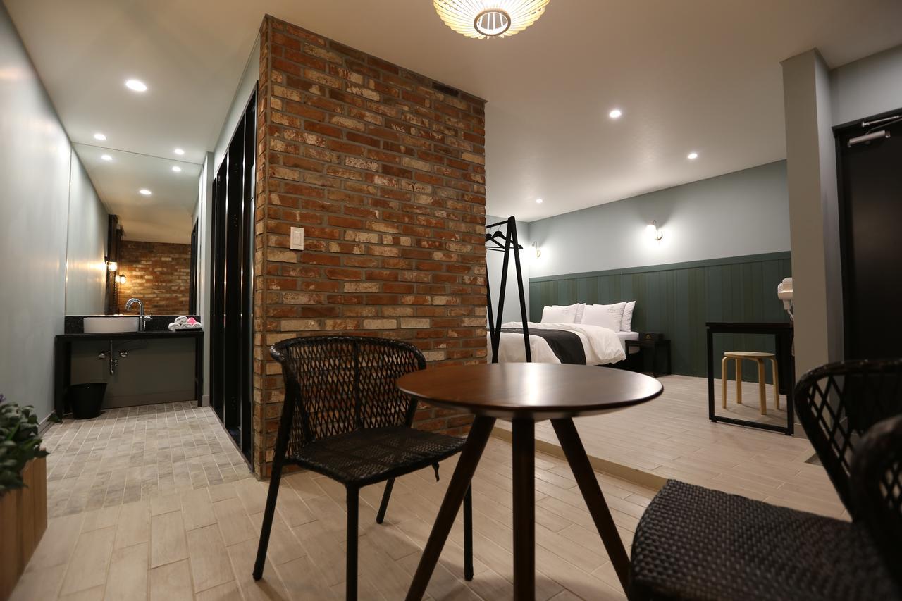 Hotel Leeds Pyeongtaek Zewnętrze zdjęcie